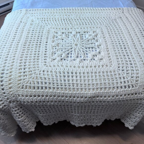 Handmade Crocheted Twin Bedspread /Throw - White - Picture 11 of 11